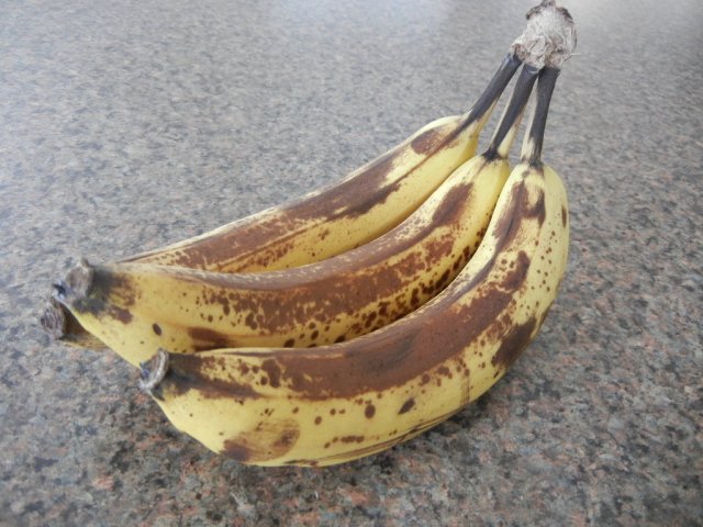 3 Ripe bananas